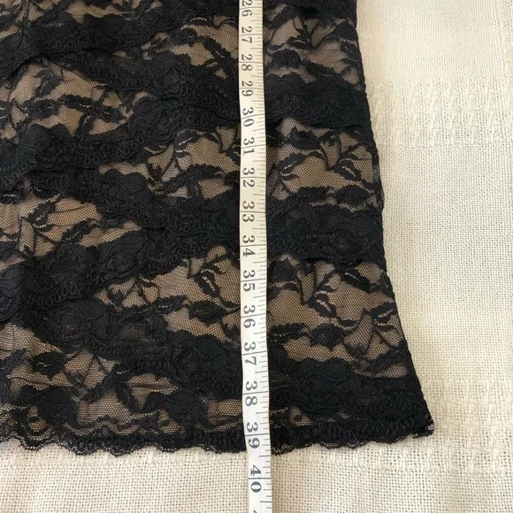 Beautiful women’s dress! - Picture 9 of 13